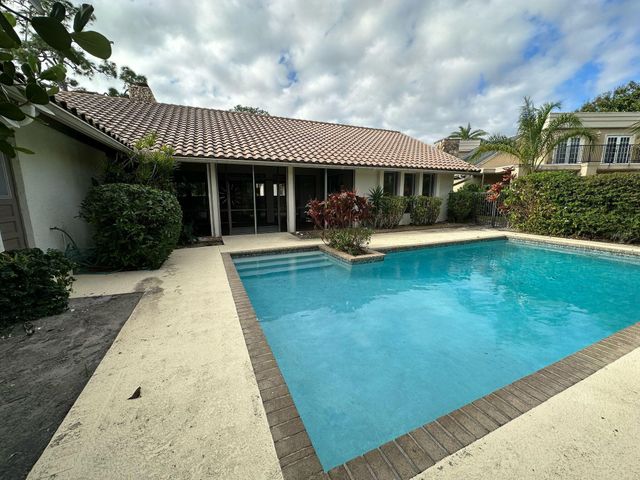 7243 Encina Lane, Boca Raton, FL 33433