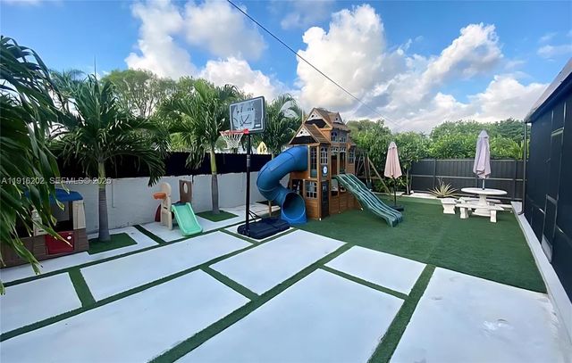 8568 SW 211th Ter 8576, Cutler Bay, FL 33189