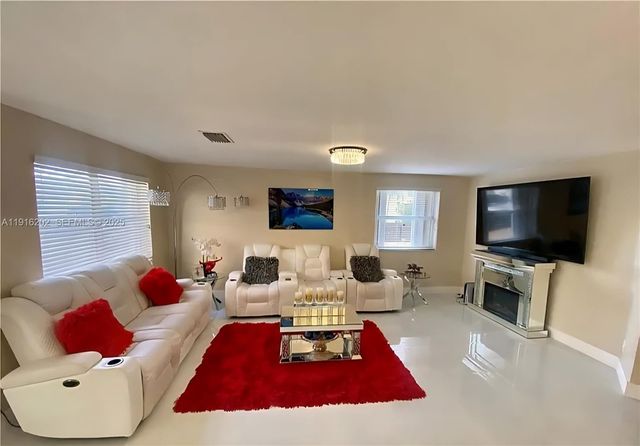 8568 SW 211th Ter 8576, Cutler Bay, FL 33189