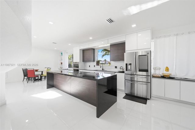 3955 NE 15th St, Homestead, FL 33033