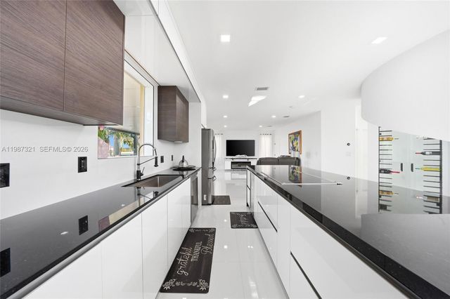 3955 NE 15th St, Homestead, FL 33033