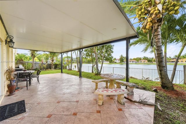 3955 NE 15th St, Homestead, FL 33033