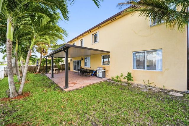 3955 NE 15th St, Homestead, FL 33033