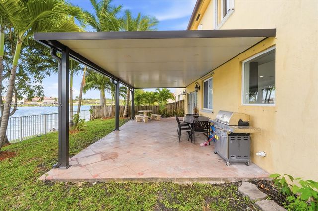 3955 NE 15th St, Homestead, FL 33033