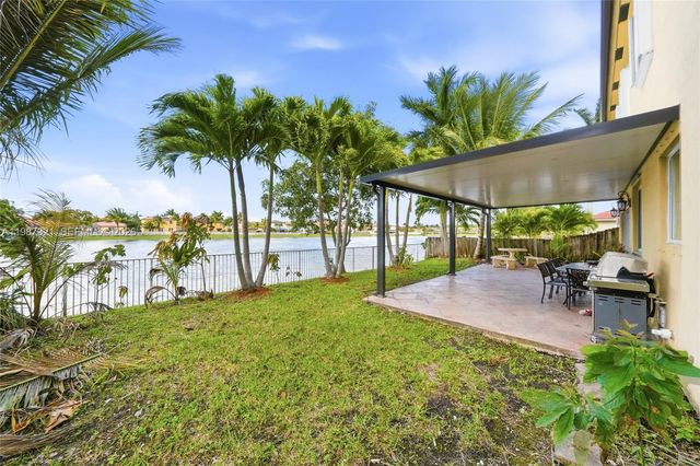 3955 NE 15th St, Homestead, FL 33033