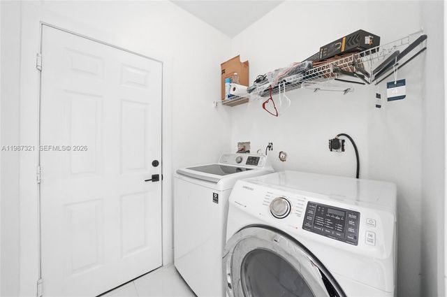 3955 NE 15th St, Homestead, FL 33033