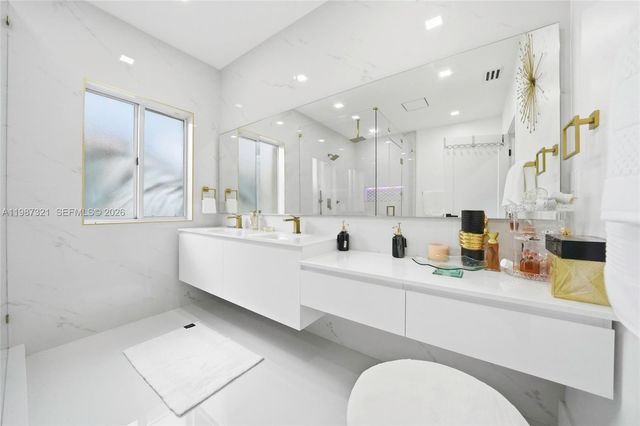 3955 NE 15th St, Homestead, FL 33033