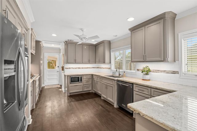 7805 Valley View Lane, Houston, TX 77074