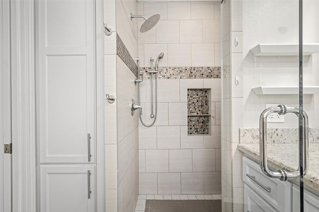 7805 Valley View Lane, Houston, TX 77074