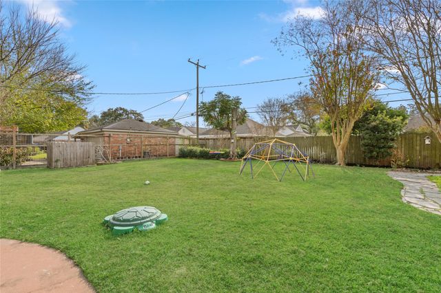 7805 Valley View Lane, Houston, TX 77074