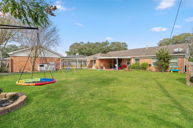 7805 Valley View Lane, Houston, TX 77074