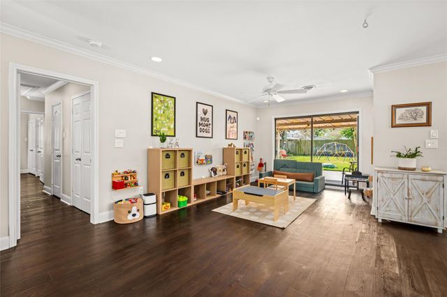 7805 Valley View Lane, Houston, TX 77074