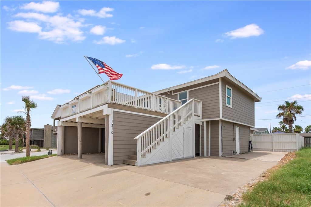 1310 Eleventh St S, Port Aransas, TX 78373