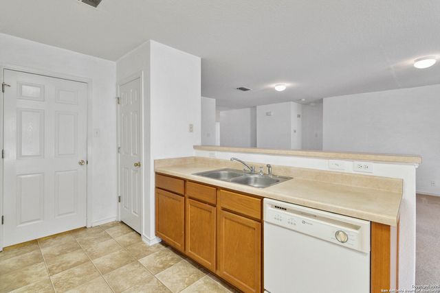 5302 Duke Field, San Antonio, TX 78227