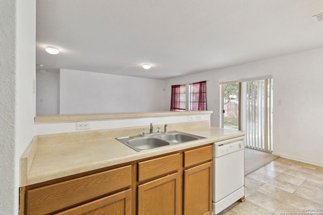 5302 Duke Field, San Antonio, TX 78227