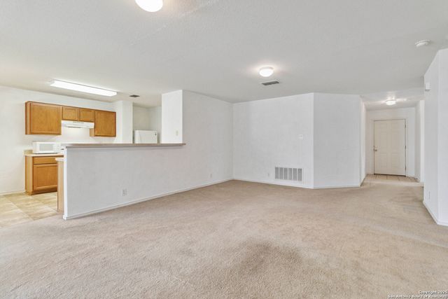 5302 Duke Field, San Antonio, TX 78227