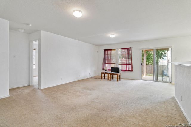 5302 Duke Field, San Antonio, TX 78227