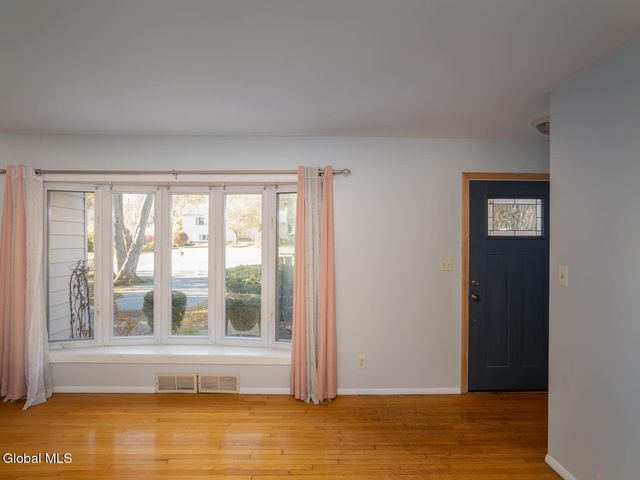 930 Riverview Road, Niskayuna, NY 12309