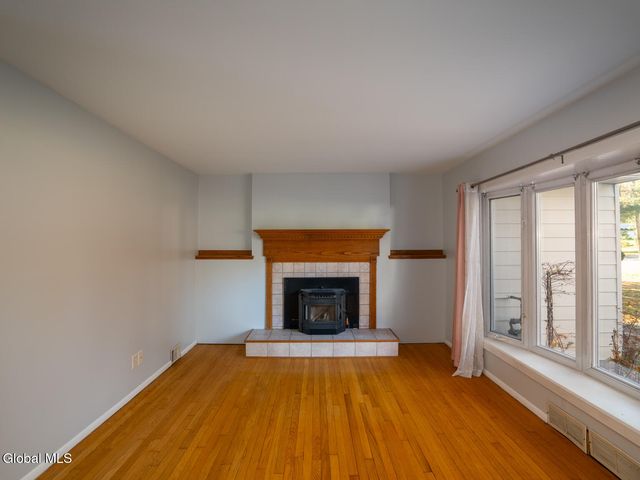 930 Riverview Road, Niskayuna, NY 12309