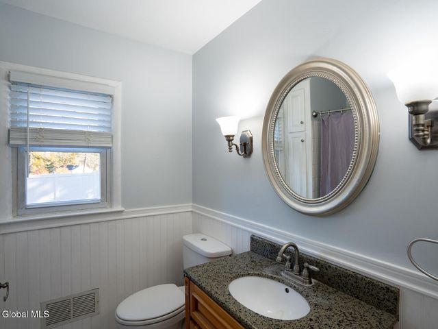 930 Riverview Road, Niskayuna, NY 12309