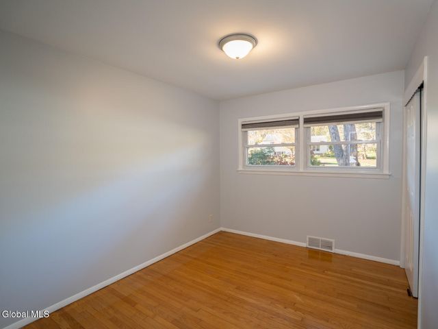 930 Riverview Road, Niskayuna, NY 12309