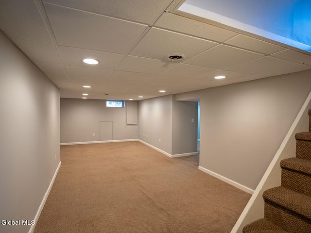 930 Riverview Road, Niskayuna, NY 12309