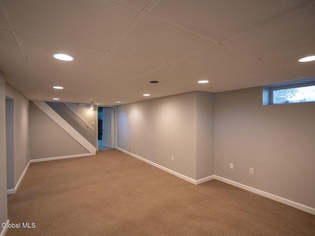 930 Riverview Road, Niskayuna, NY 12309