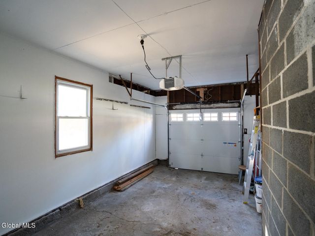 930 Riverview Road, Niskayuna, NY 12309