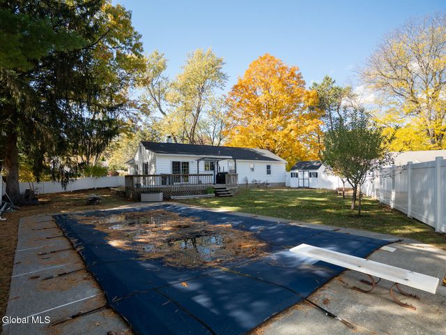 930 Riverview Road, Niskayuna, NY 12309