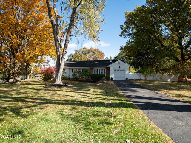 930 Riverview Road, Niskayuna, NY 12309