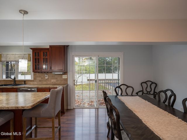 930 Riverview Road, Niskayuna, NY 12309