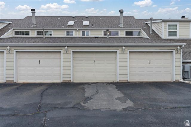 271 BROOKFIELD LN, Centerville, UT 84014