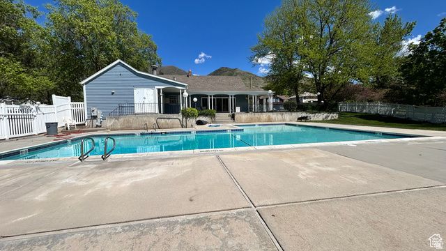 271 BROOKFIELD LN, Centerville, UT 84014