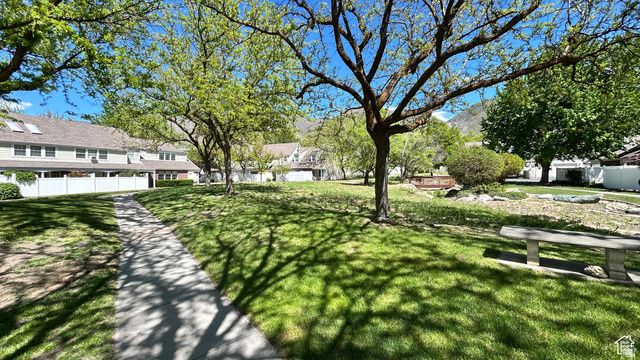 271 BROOKFIELD LN, Centerville, UT 84014