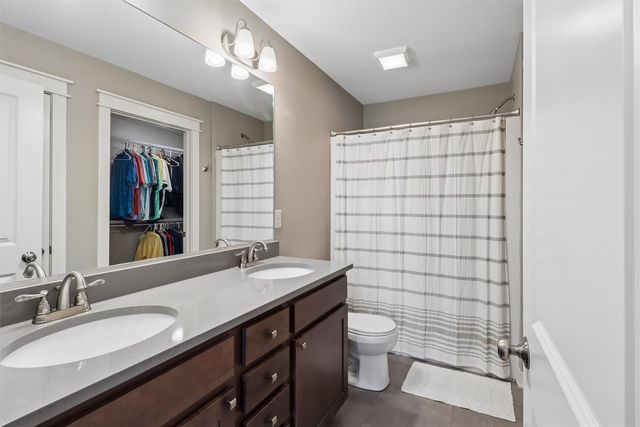 2812 NW 43rd Street, Ankeny, IA 50023