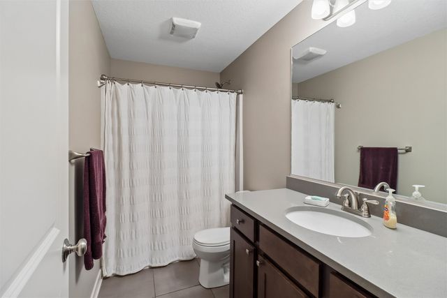 2812 NW 43rd Street, Ankeny, IA 50023