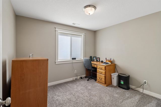 2812 NW 43rd Street, Ankeny, IA 50023