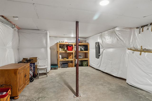 2812 NW 43rd Street, Ankeny, IA 50023