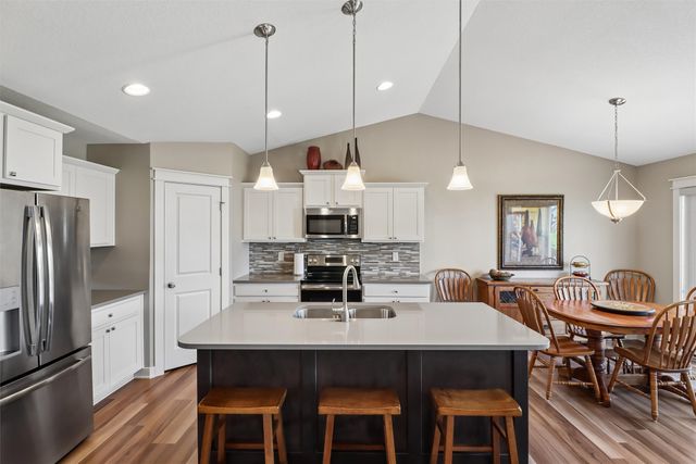 2812 NW 43rd Street, Ankeny, IA 50023