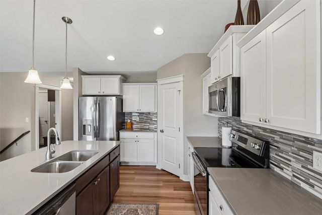 2812 NW 43rd Street, Ankeny, IA 50023