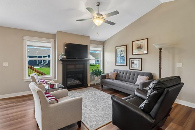2812 NW 43rd Street, Ankeny, IA 50023