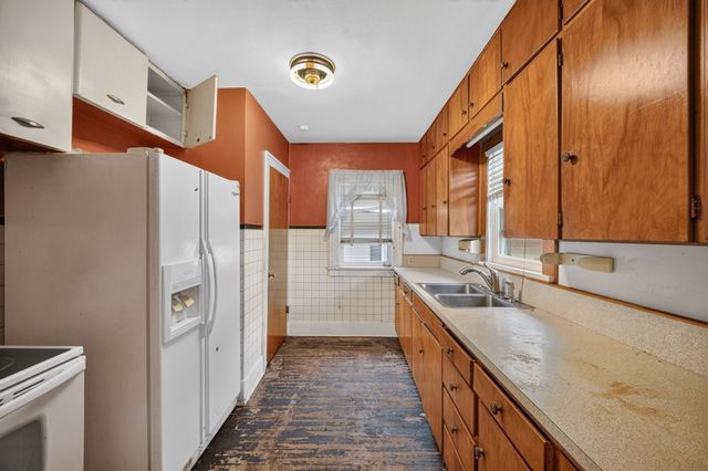 206 Davis Avenue, Des Moines, IA 50315