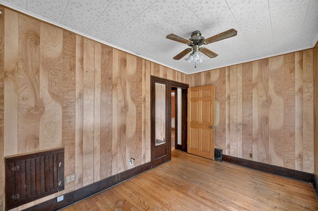 206 Davis Avenue, Des Moines, IA 50315