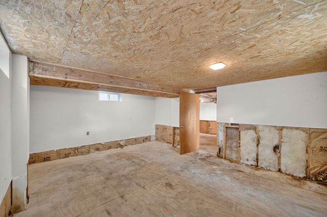 206 Davis Avenue, Des Moines, IA 50315