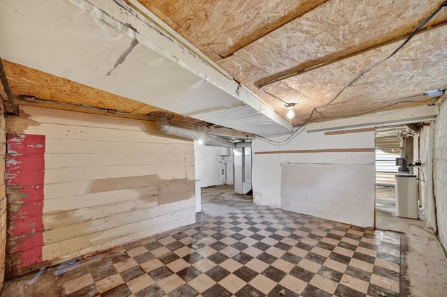 206 Davis Avenue, Des Moines, IA 50315