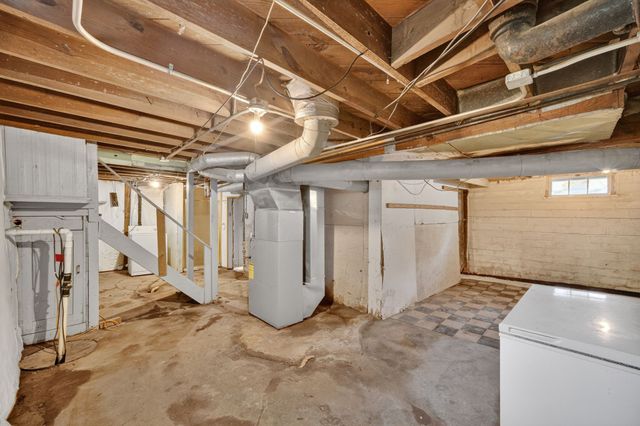 206 Davis Avenue, Des Moines, IA 50315
