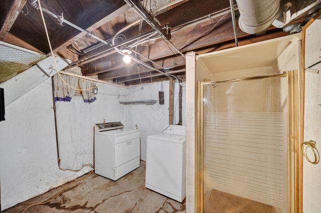 206 Davis Avenue, Des Moines, IA 50315