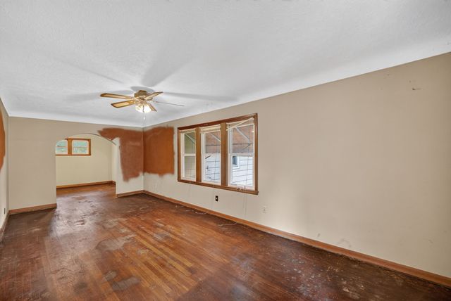 206 Davis Avenue, Des Moines, IA 50315