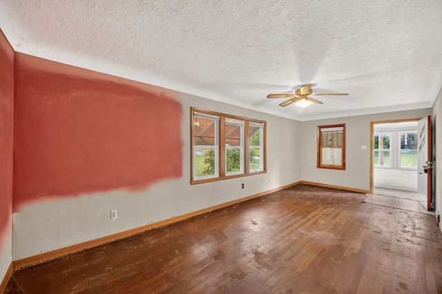 206 Davis Avenue, Des Moines, IA 50315