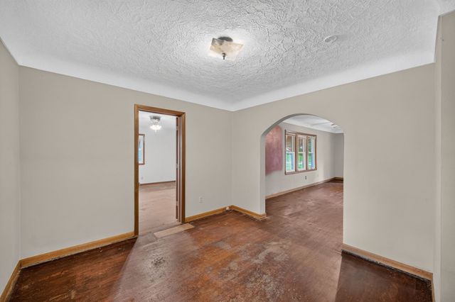 206 Davis Avenue, Des Moines, IA 50315